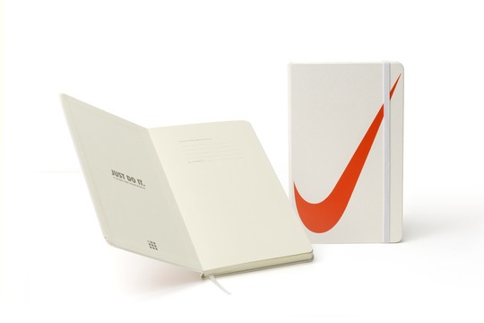 BORNA - Giftology A5 Hard Cover Notebook and Pen Set - Red