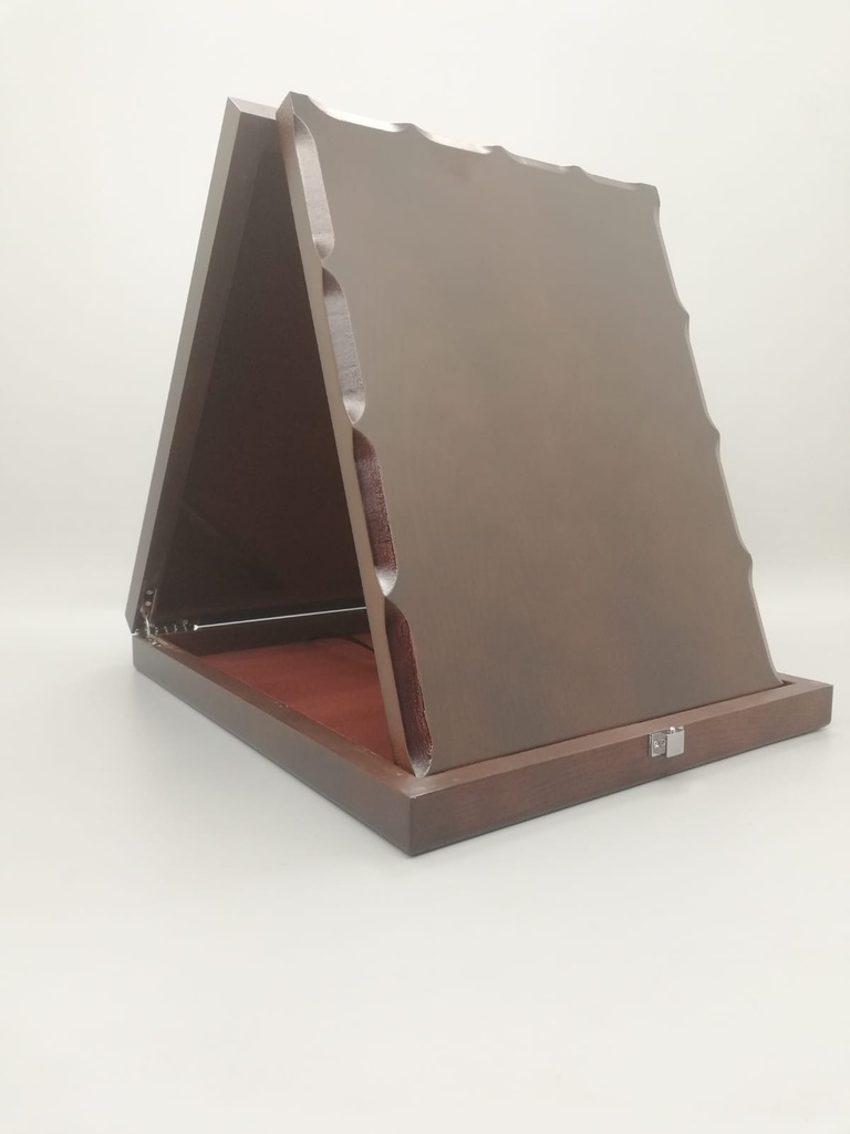 [040] Wood Trophy