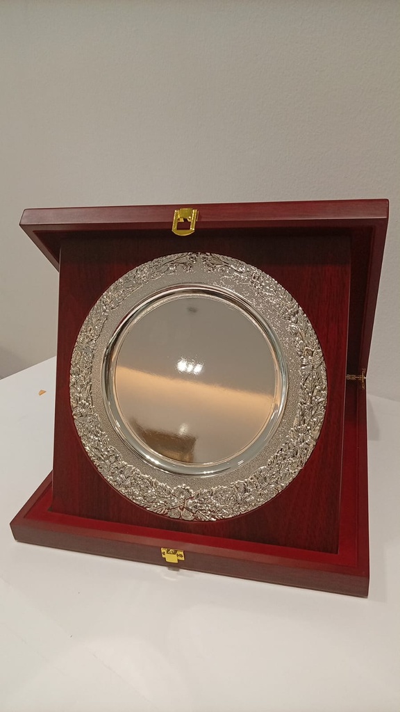 Circle Wooden Trophy With Gold Plate
