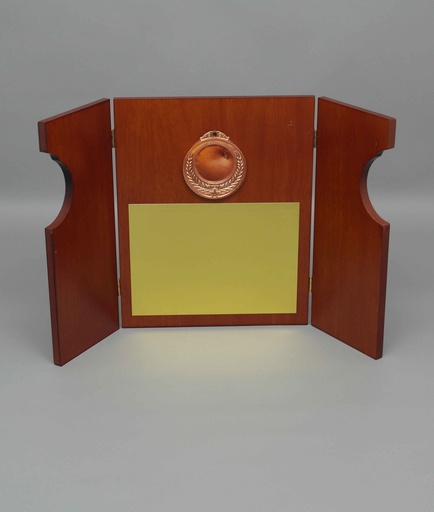 [1019] wooden trophy with medal